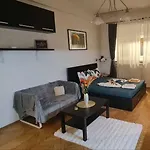 아파트 Piata Romana Zone