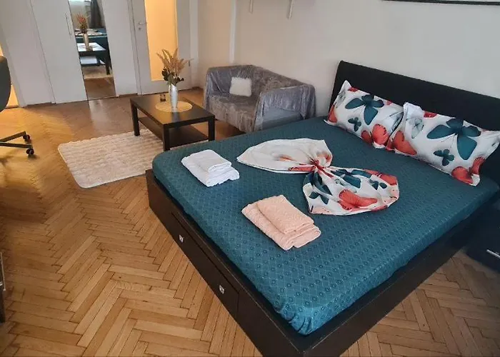 Piata Romana Zone Apartman